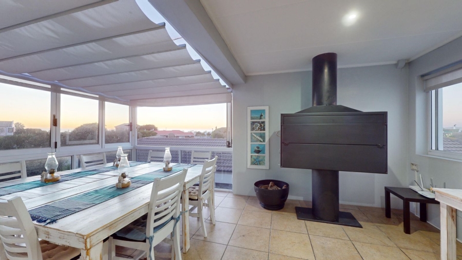 6 Bedroom Property for Sale in Country Club Western Cape